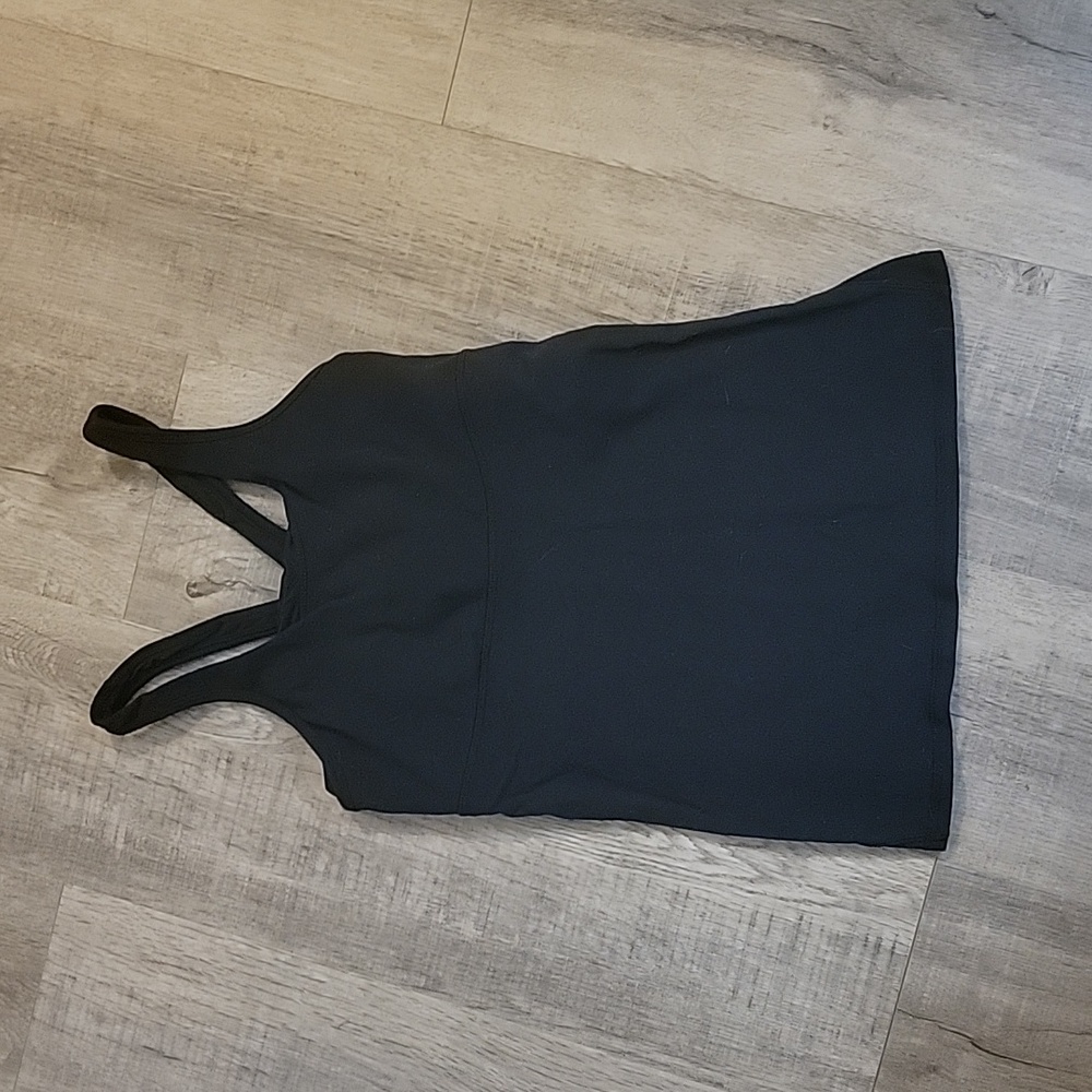Lululemon workout tank top with shelf bra